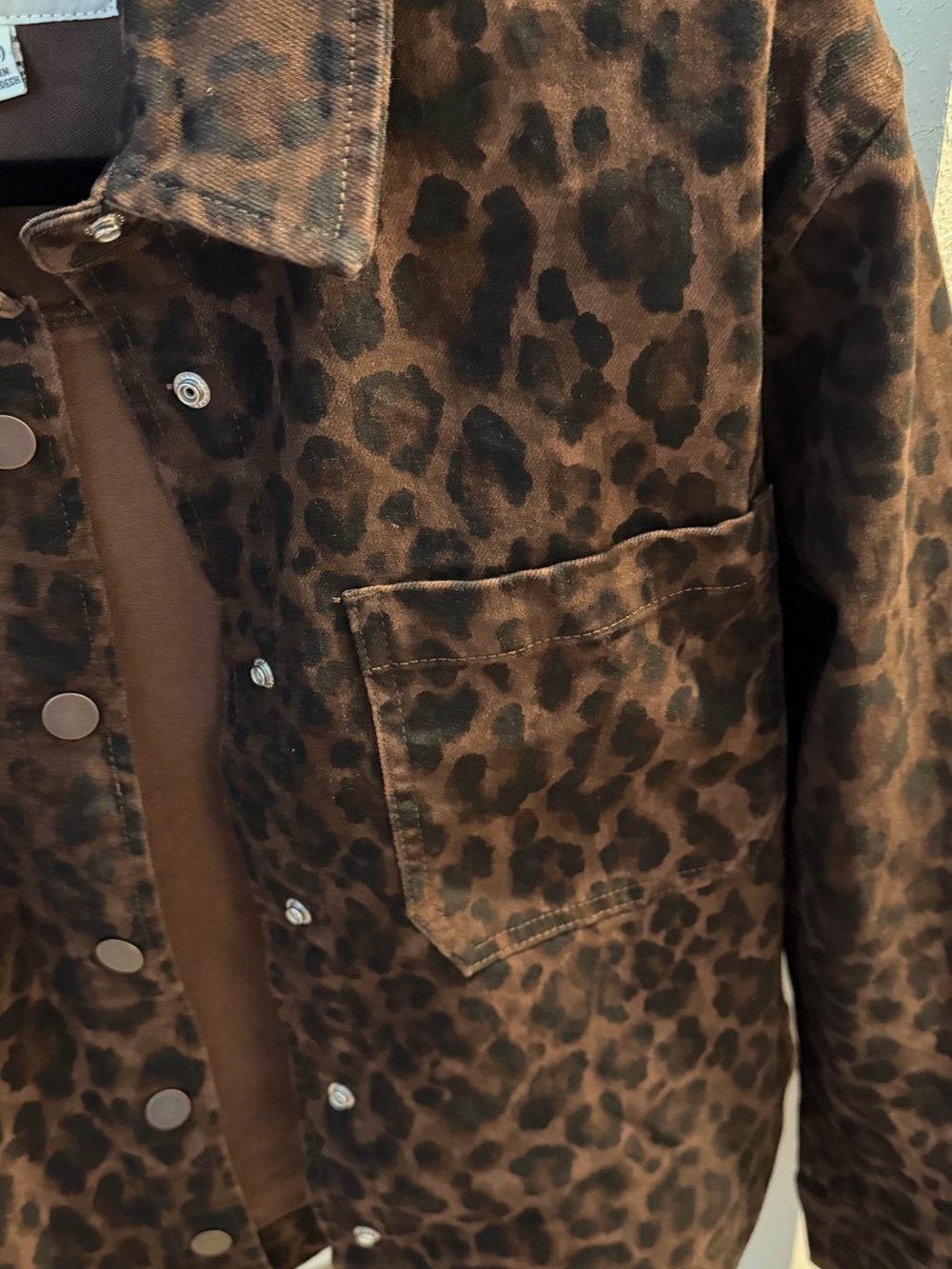 Ladies Brown Leopard Print Button-Up Denim Jacket - Picture 4 of 5